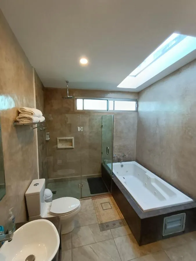 بيت للعطل فيلا Casa Hector, Con Jacuzzi, Cerca Del Foro Gnp. ميريدا
