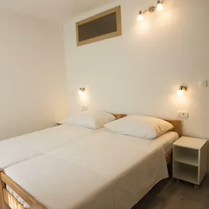 apartments-lovor-split.splithotels.org/