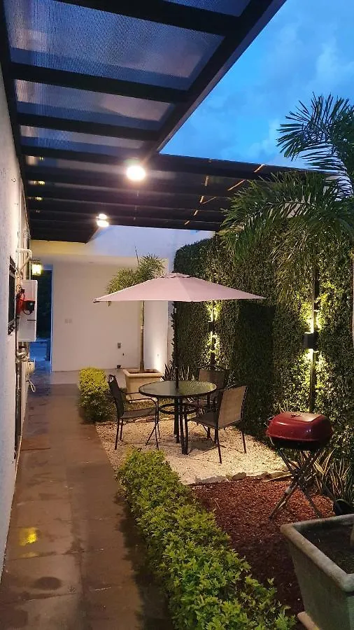 Сasa de vacaciones Casa Hector, con Jacuzzi, cerca del Foro GNP. Villa Mérida México