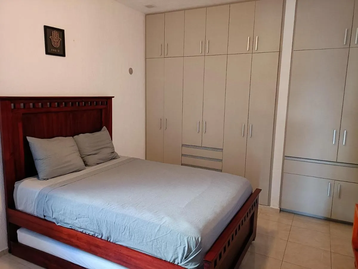 Casa Hector, con Jacuzzi, cerca del Foro GNP. Villa Mérida México